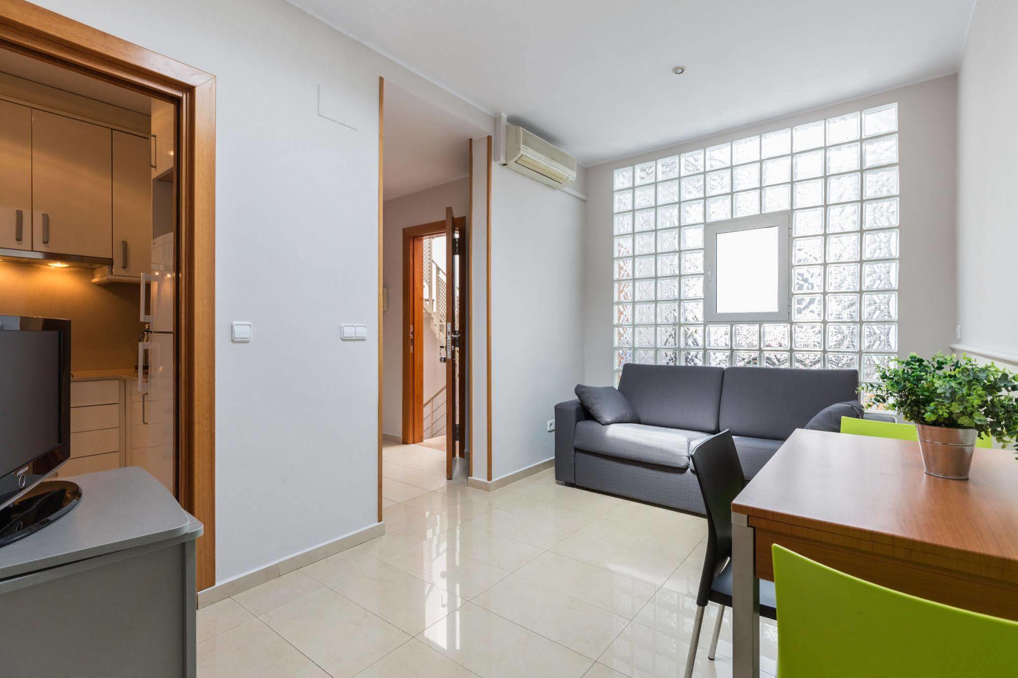 Lodging Apartments City Center-Eixample Барселона Екстериор снимка