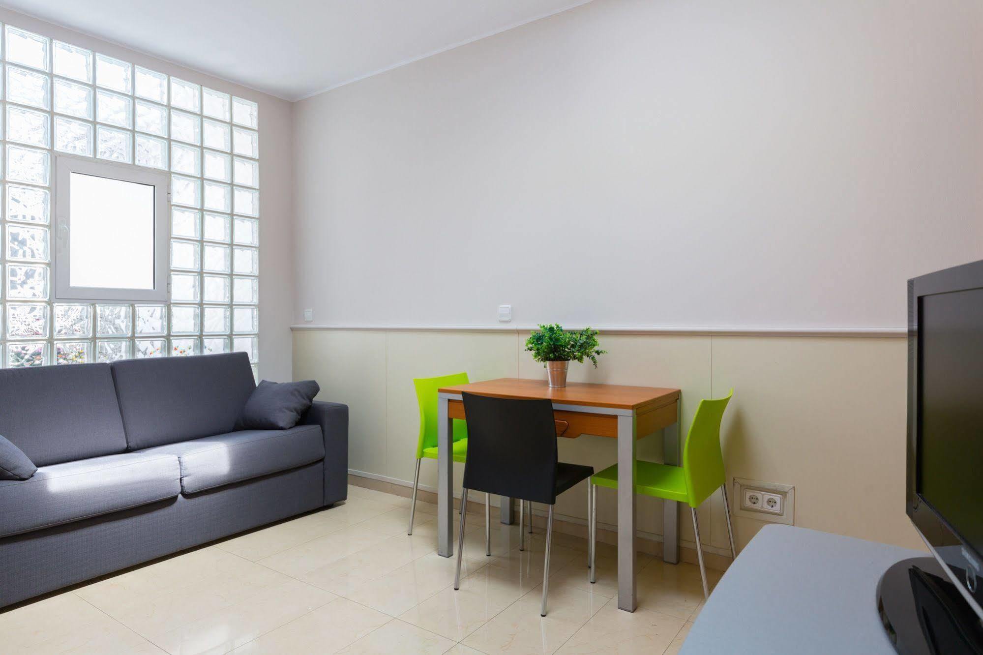 Lodging Apartments City Center-Eixample Барселона Екстериор снимка