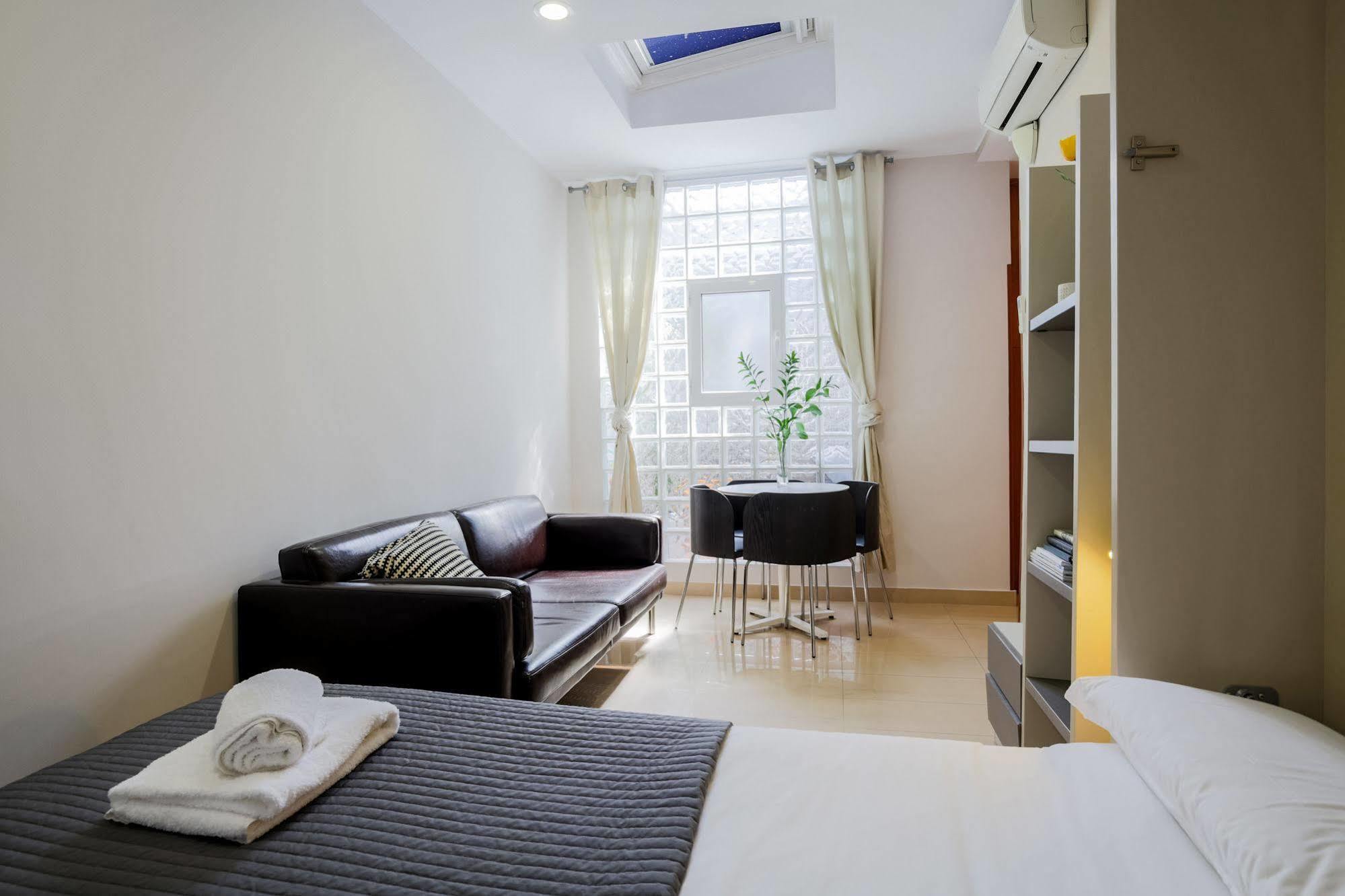 Lodging Apartments City Center-Eixample Барселона Екстериор снимка